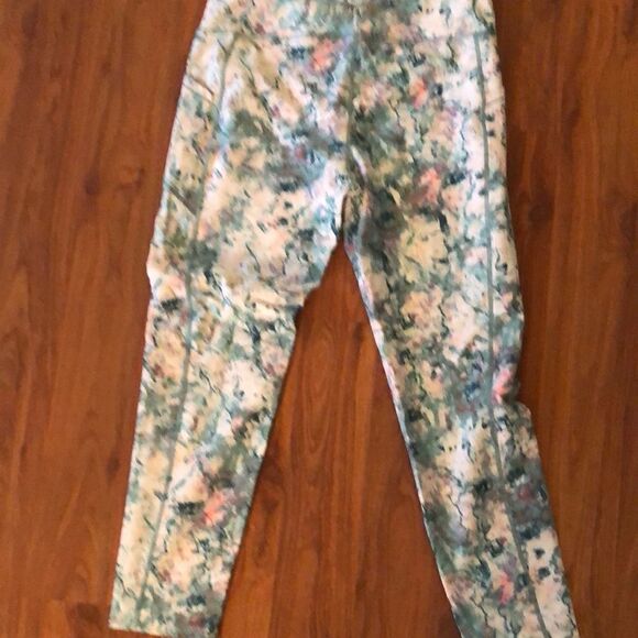 Calvin Klein floral work out pants leggings size large. - Picture 5 of 6